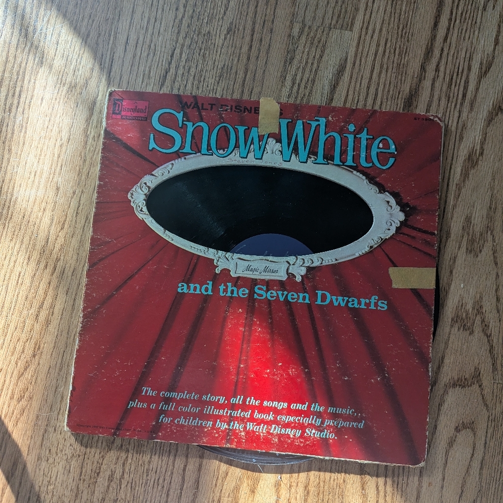 Walt Disney Snow White and the Seven Dwarfs Vinyl Record And Story 1960 Vintage